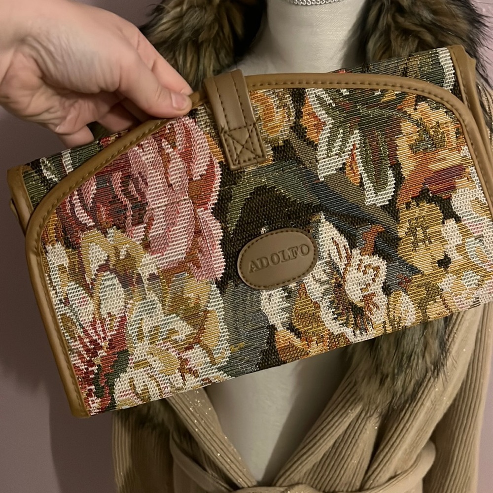 Adolfo travel make up clutch